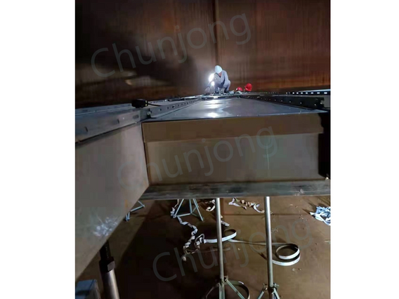 The buoyancy tank style internal floating roof 